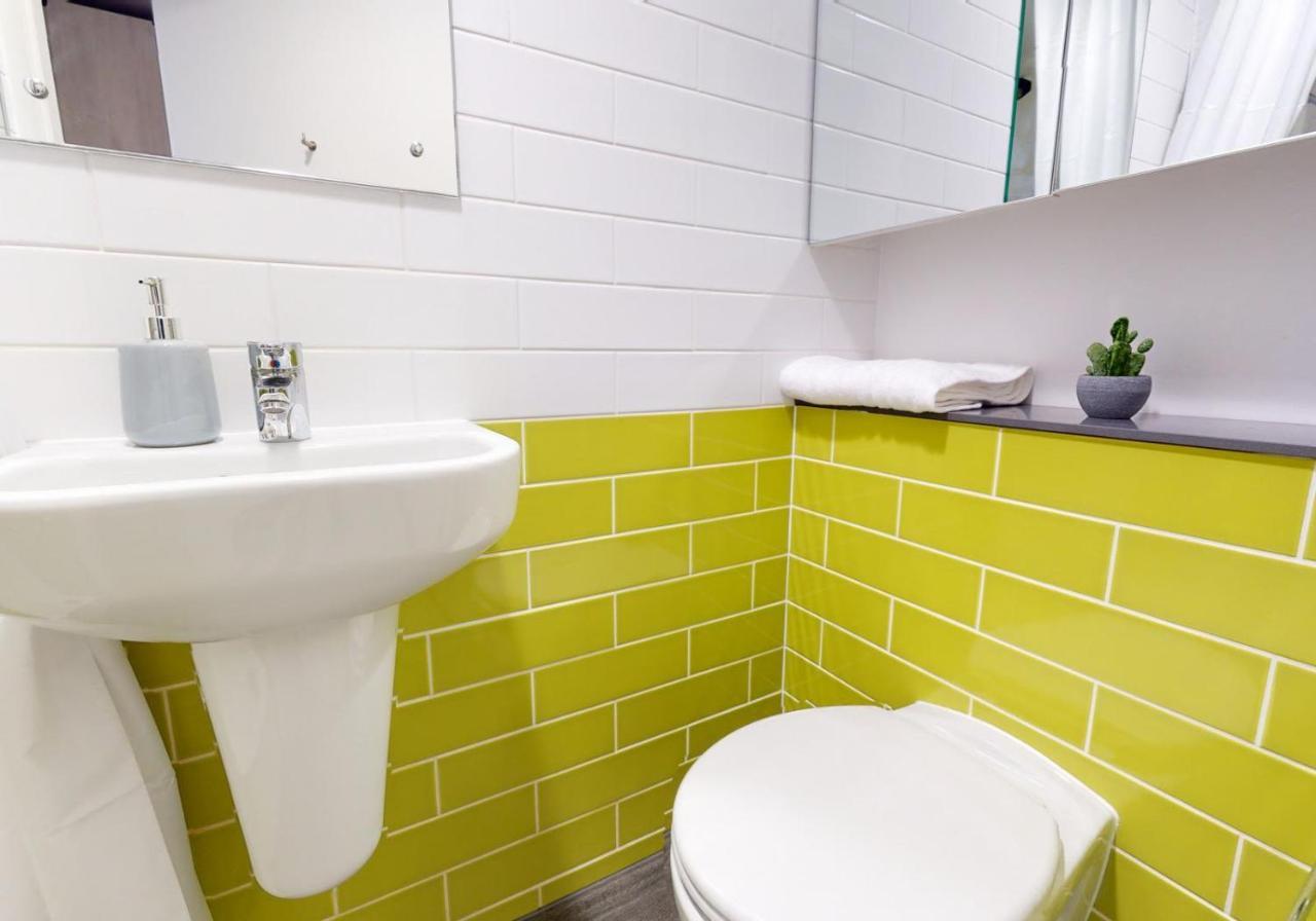 Stunning Aldgate Studio - Free Wifi And Gym! - Iq Aldgate Лондон Екстер'єр фото